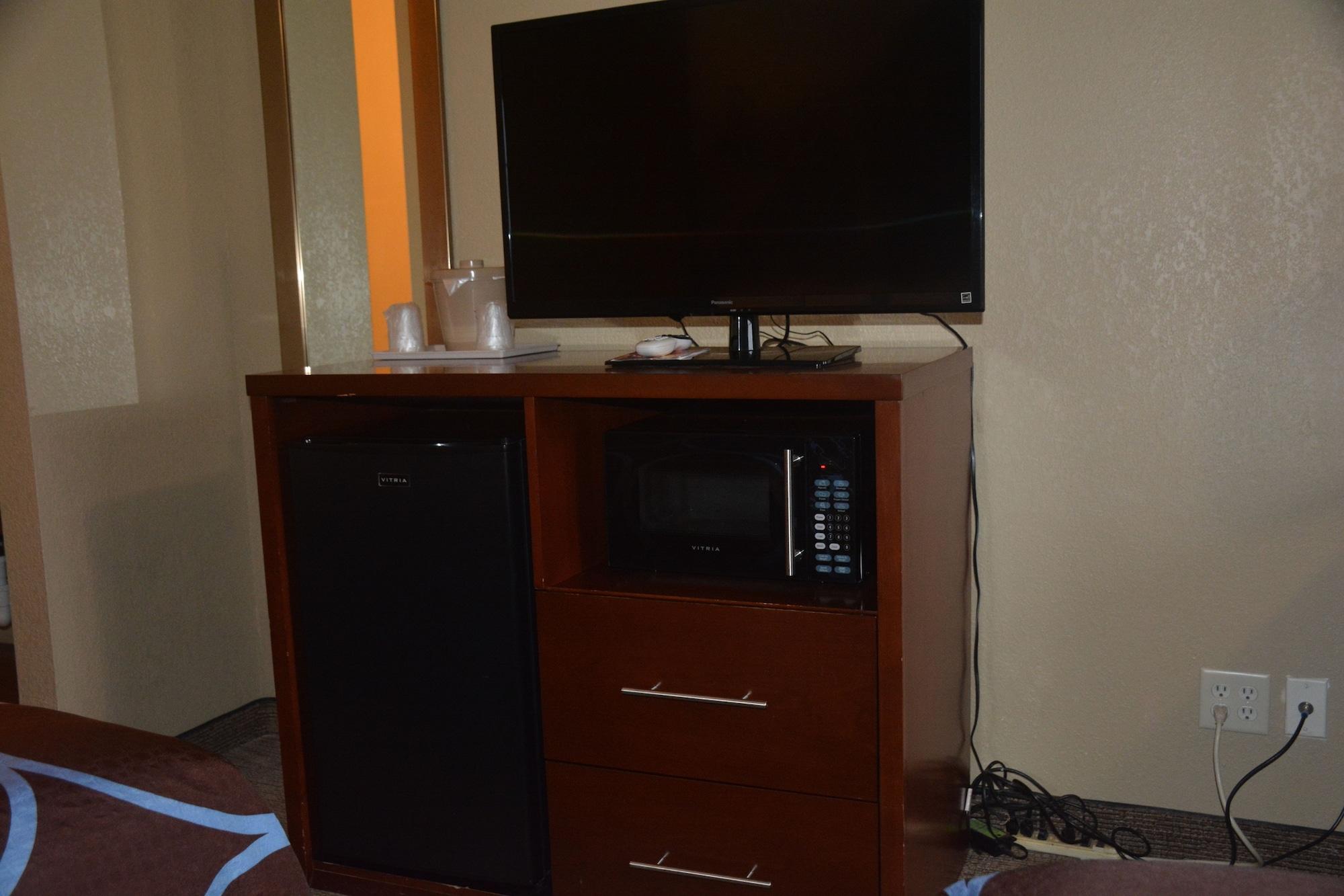 Super 8 By Wyndham Altoona Hotel Luaran gambar