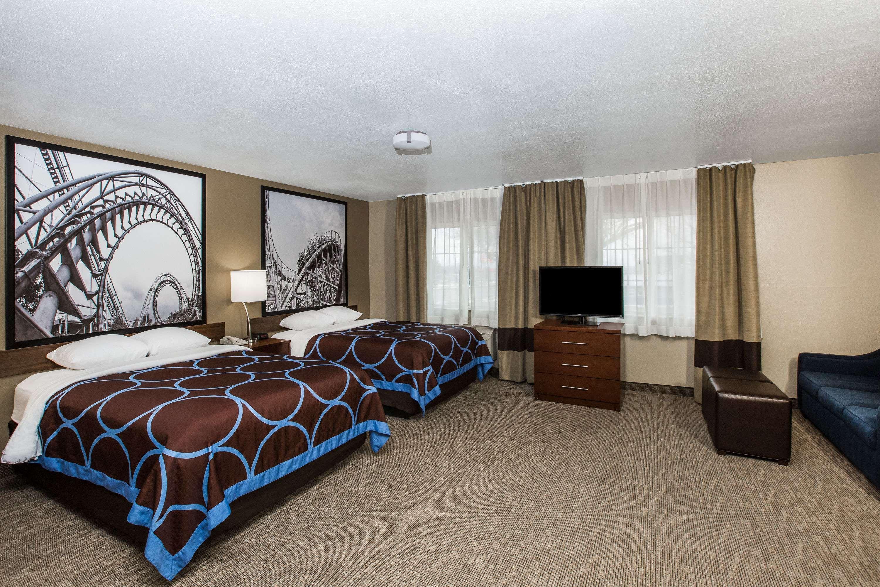 Super 8 By Wyndham Altoona Hotel Luaran gambar