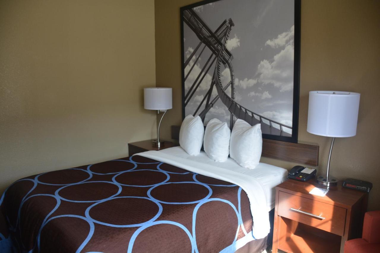 Super 8 By Wyndham Altoona Hotel Luaran gambar