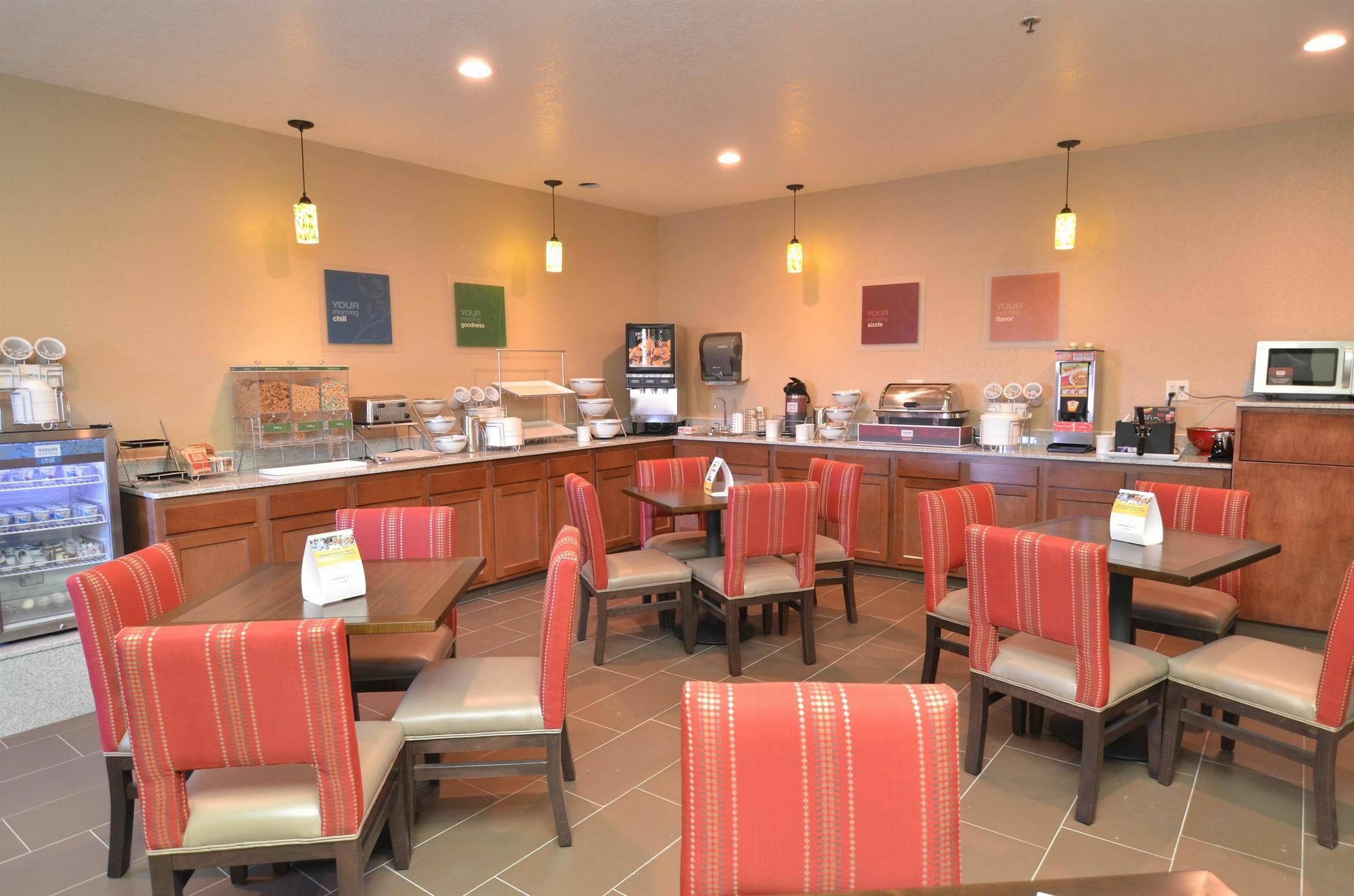 Super 8 By Wyndham Altoona Hotel Luaran gambar